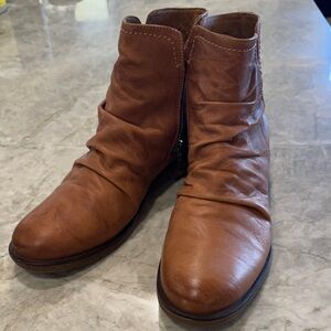 Sofft Brown Leather Ankle Booties with Slouch Detail